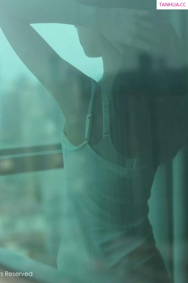 Carina Lee Carina布丁 [XiuRen]高清写真图 2025.04.30 No.10226 布丁wow 肉色丝袜第7张图片